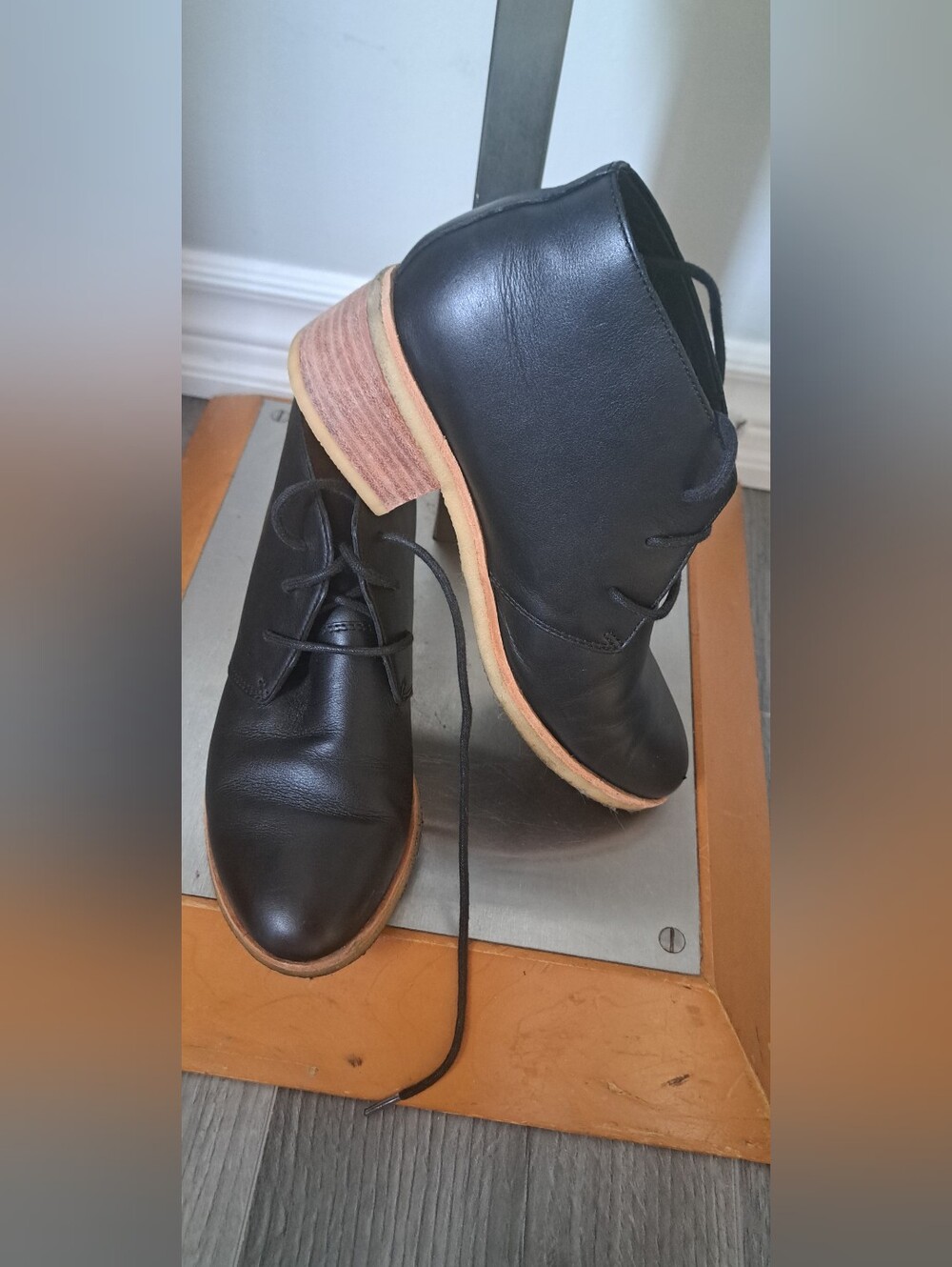 Clark's Originals Phenia Carnaby ankle boot black Leather Lace-Up chukka style 7